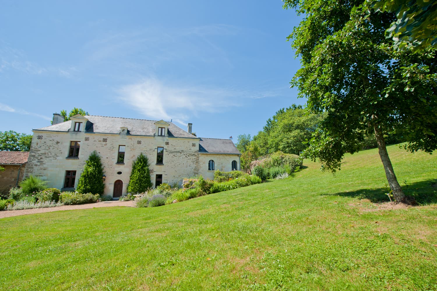 Maison de vacances avec piscine privée et cadre champêtre dans la vallée de la Loire | Manoir Coteaux