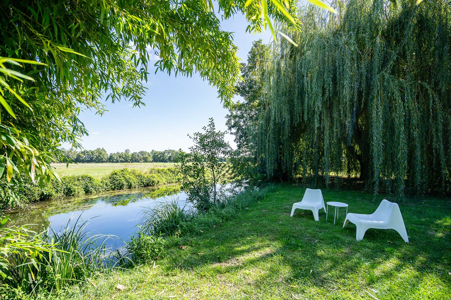 Petite rivière au bout du jardin