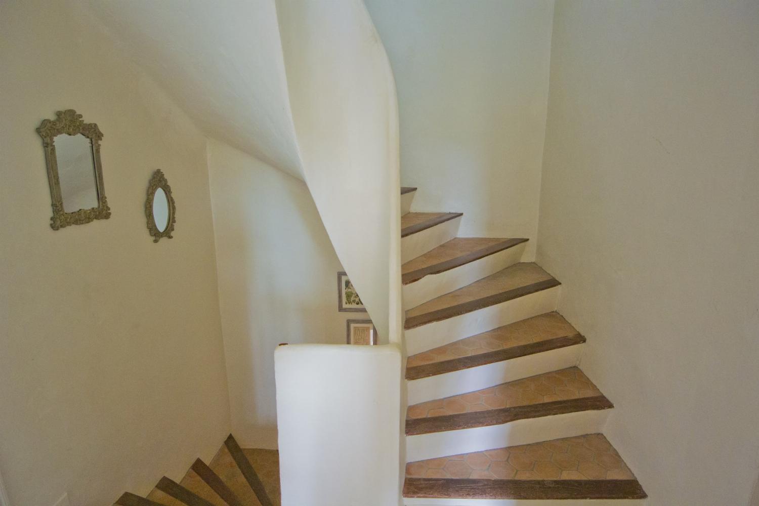 Escalier | Location maison en Provence