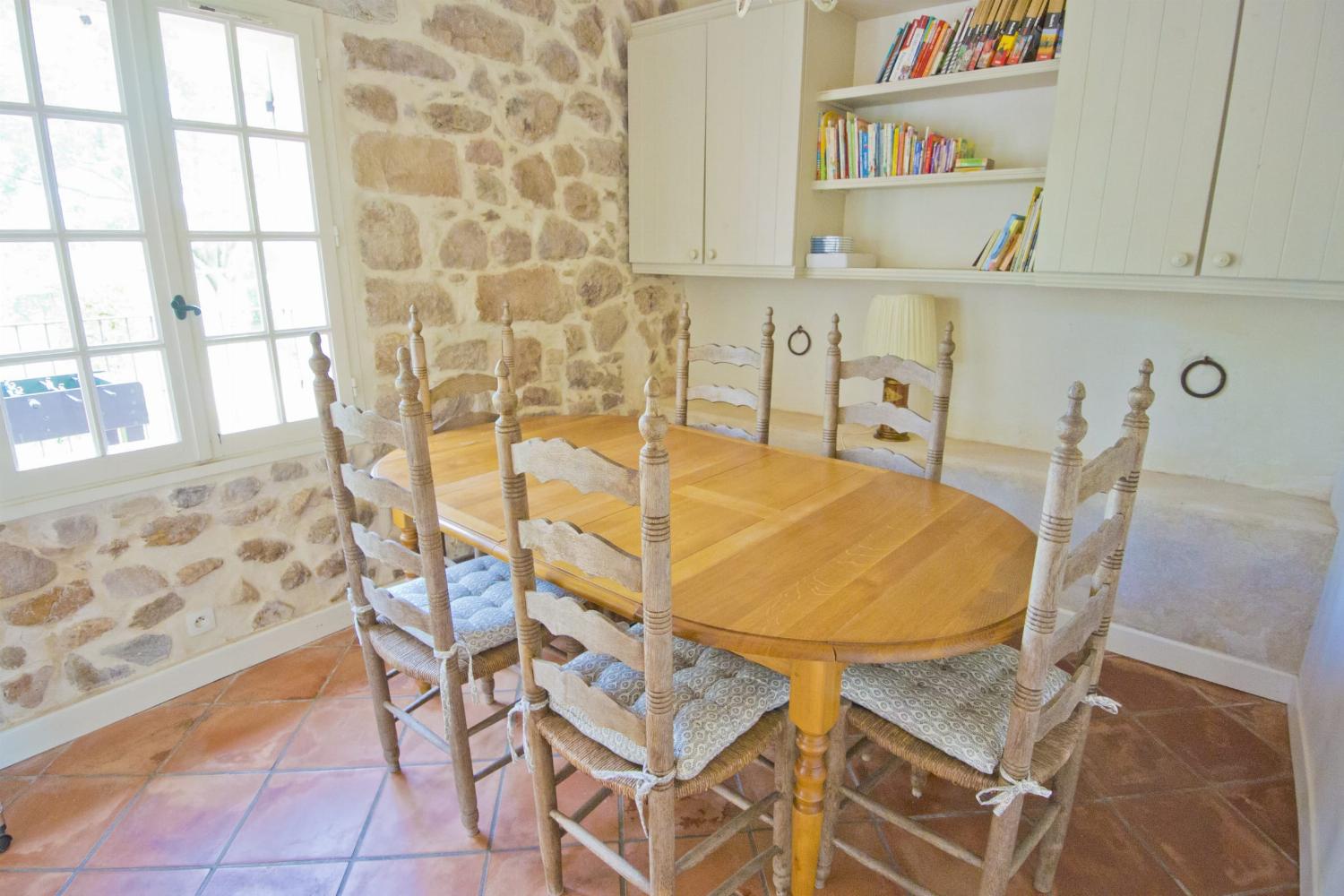 Salle à manger | Location maison en Provence