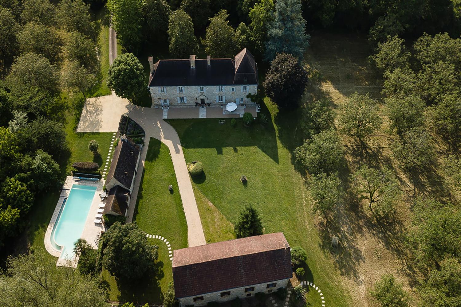 Maison de vacances en Nouvelle-Aquitaine avec piscine privée à débordement