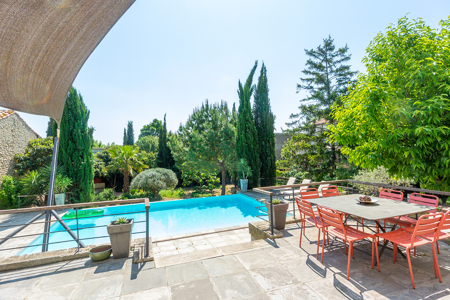 Terrasse pour les repas
