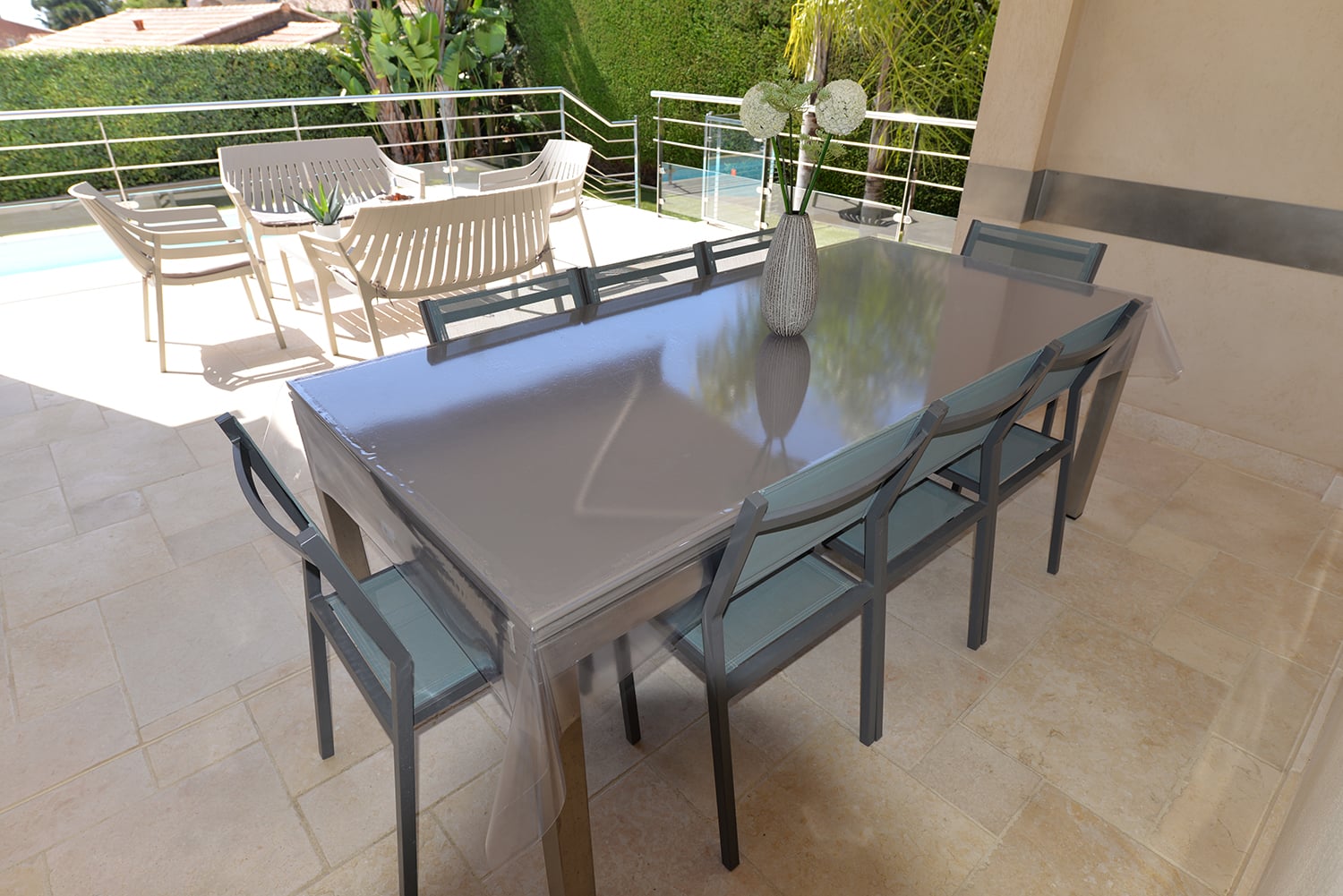 Terrasse de salle à manger ombragée