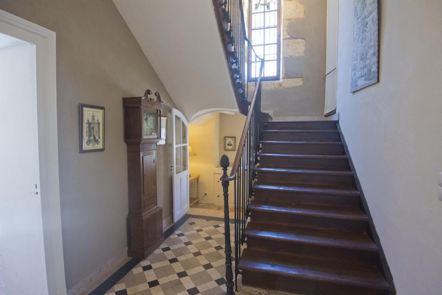 Escalier | Location maison en Nouvelle-Aquitaine