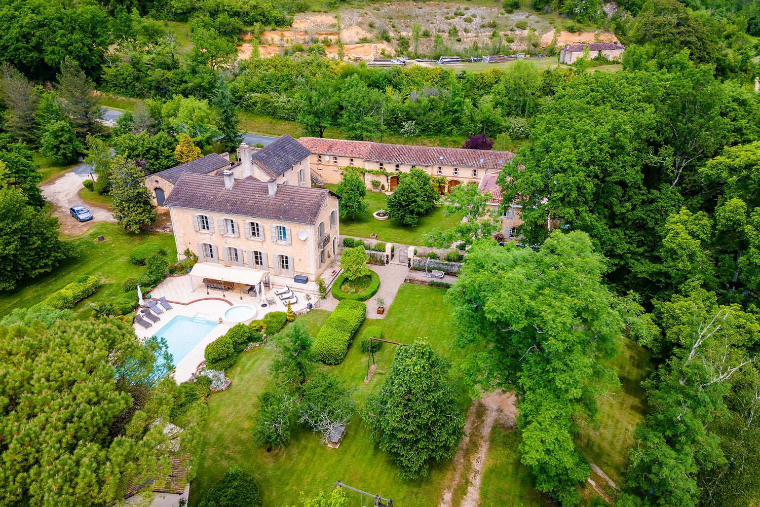 Maison à louer en Nouvelle-Aquitaine avec piscine privée chauffée