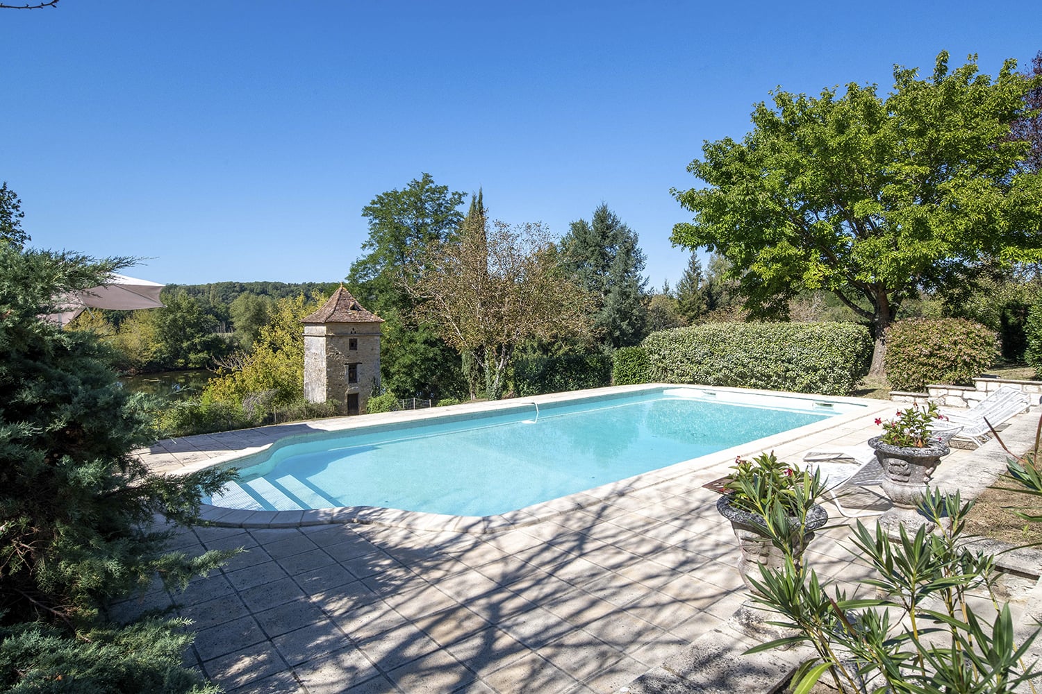 Private pool Private pool