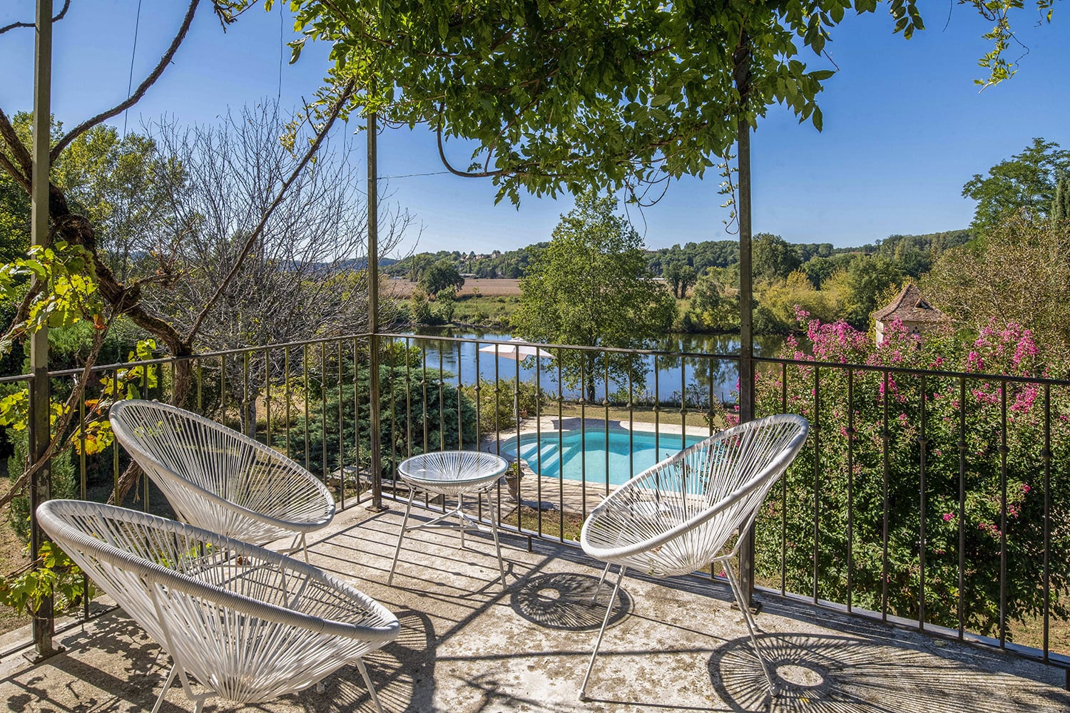 Terrasse et piscine privée