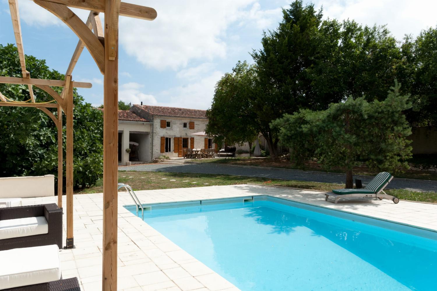 Maison de vacances dans le sud-ouest de la France avec piscine privée