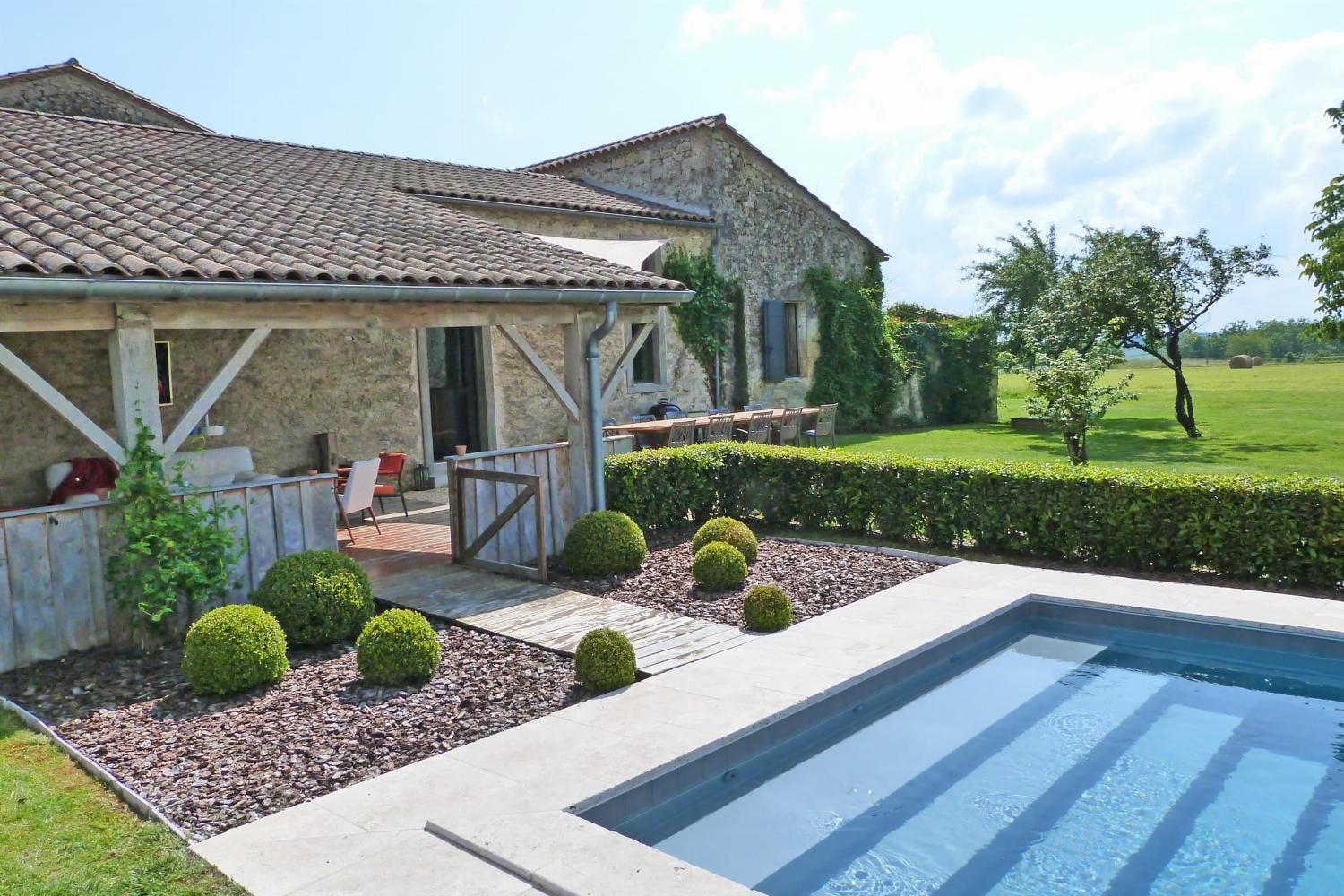 Maison de vacances dans le sud-ouest de la France avec piscine privée chauffée