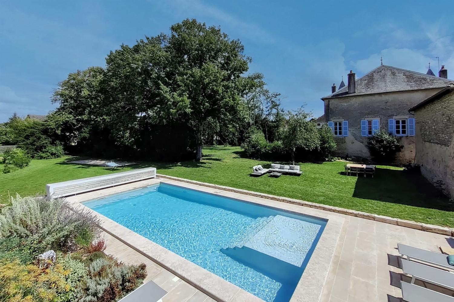 Château de vacances dans les Pyrénées-Atlantiques avec piscine privée chauffée