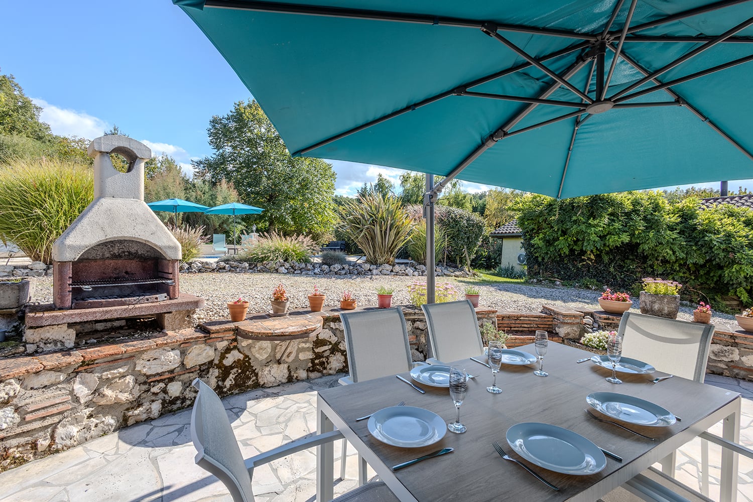 Terrasse de salle à manger ombragée Terrasse de salle à manger ombragée