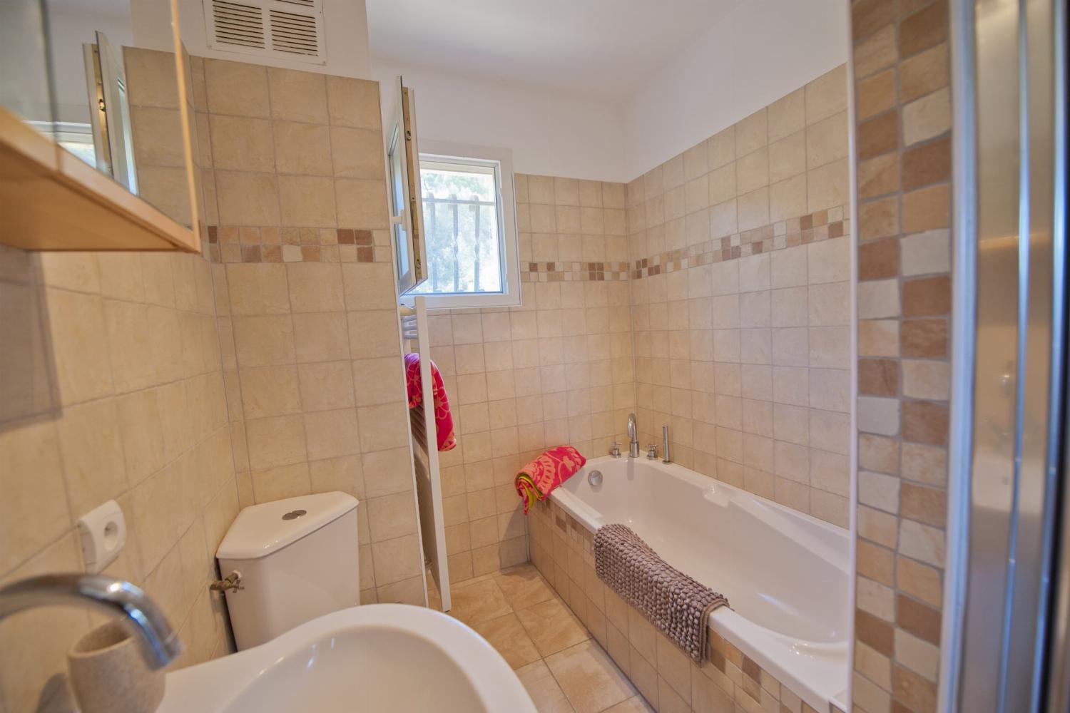 Salle de bain | Villa de vacances dans le sud de la France