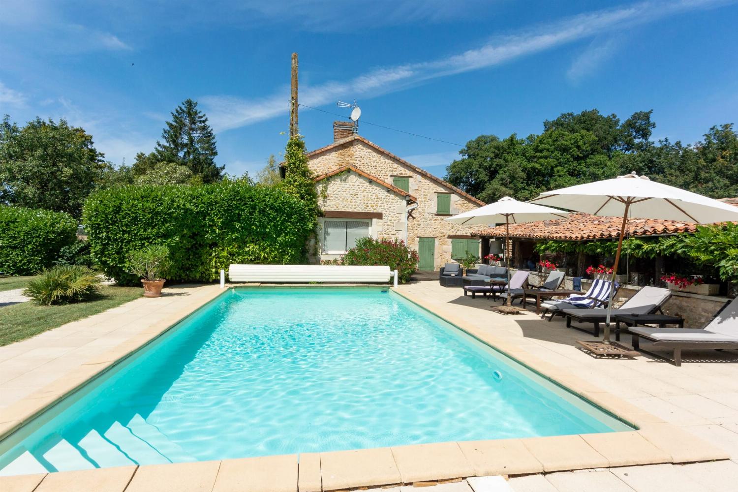 Maison de vacances dans la Loire avec piscine privée chauffée