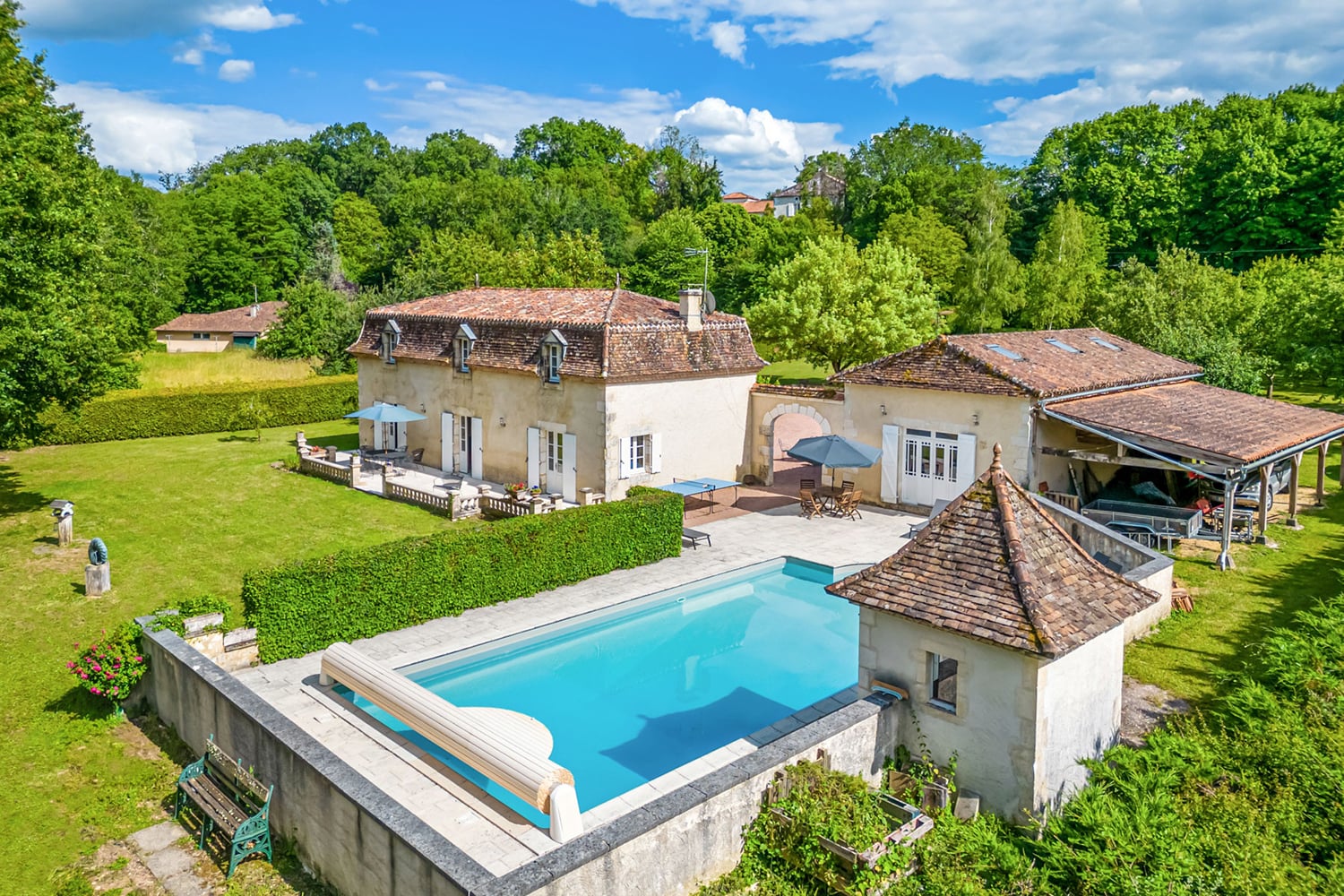 Holiday home in Bourdeilles with private pool Holiday home in Bourdeilles with private pool