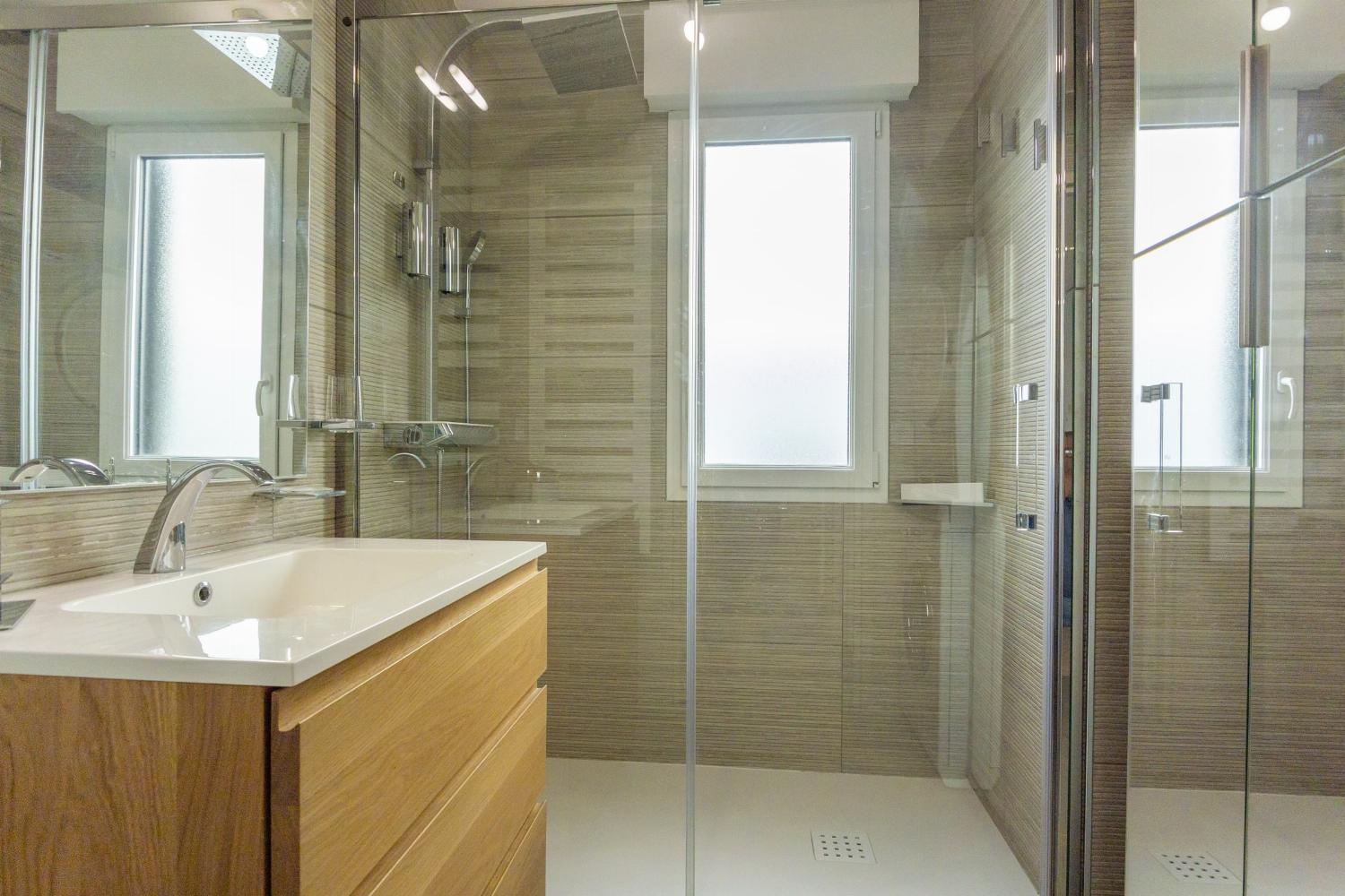 Salle de bain | Appartement de vacances en Provence