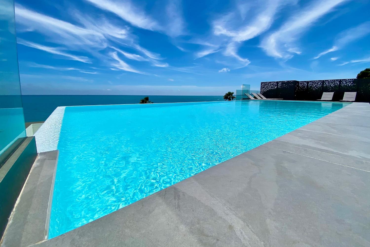 Shared pool with sea view