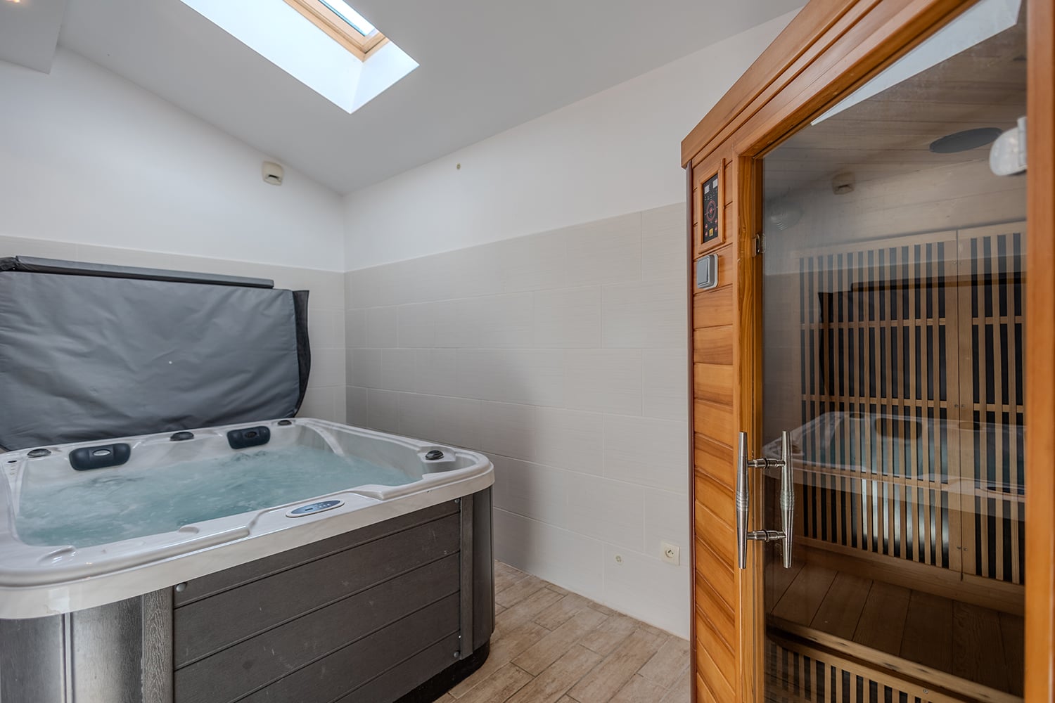 Jacuzzi et sauna | Maison de vacances dans le sud de la France