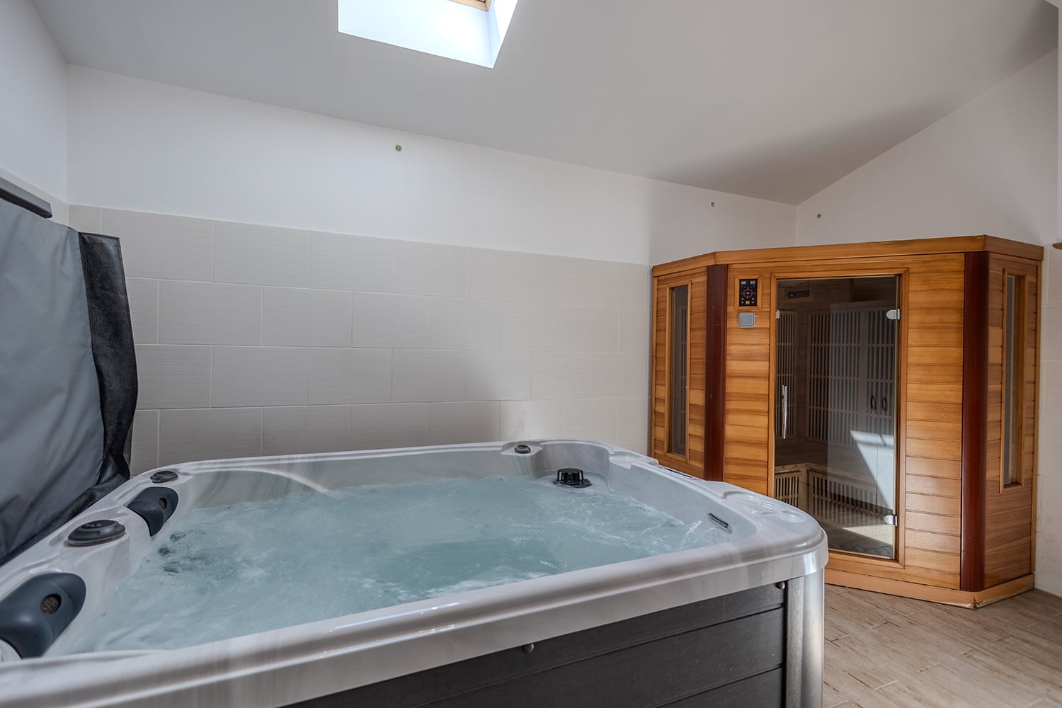 Jacuzzi et sauna | Maison de vacances dans le sud de la France