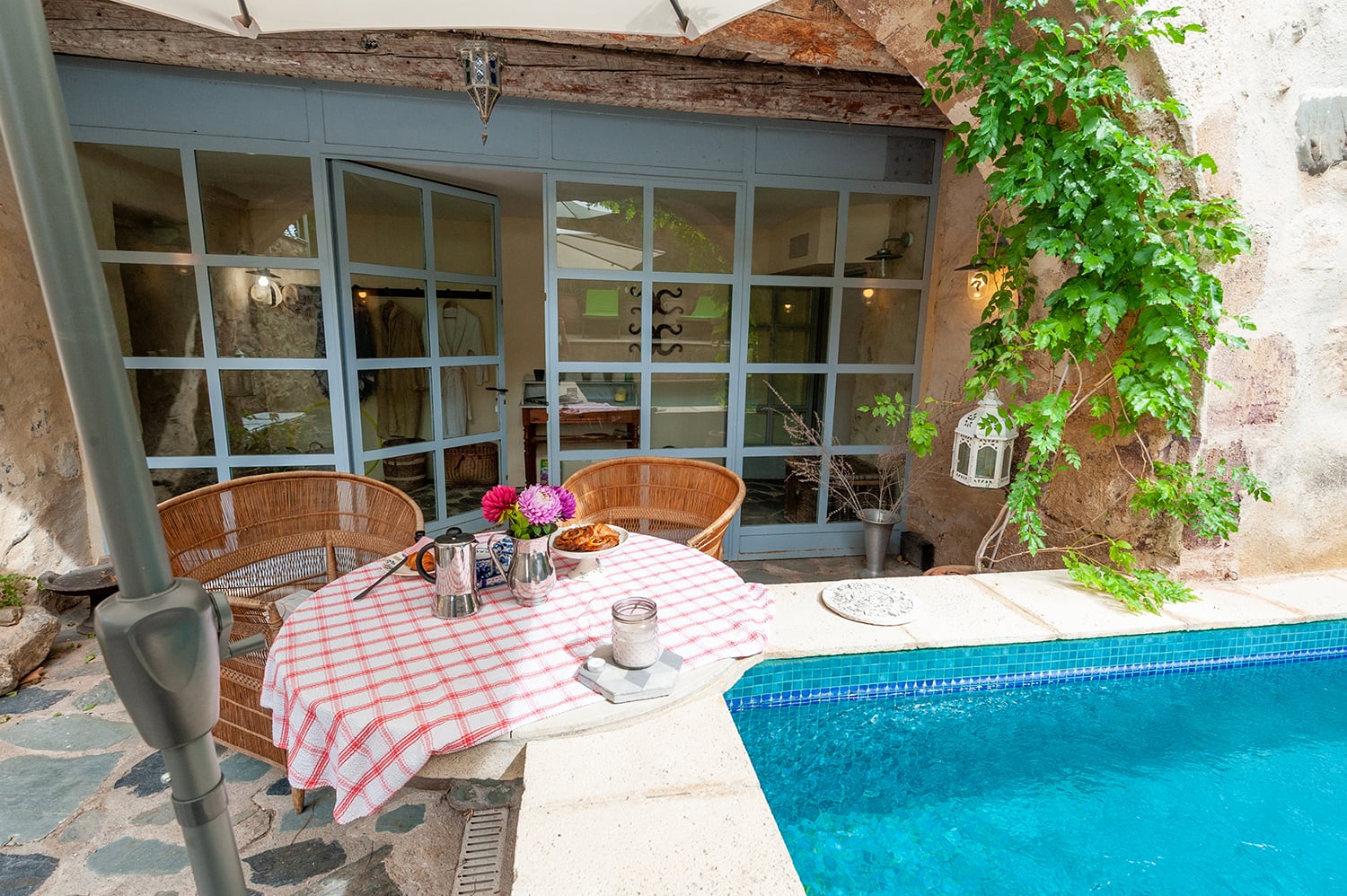 Piscine privée à débordement