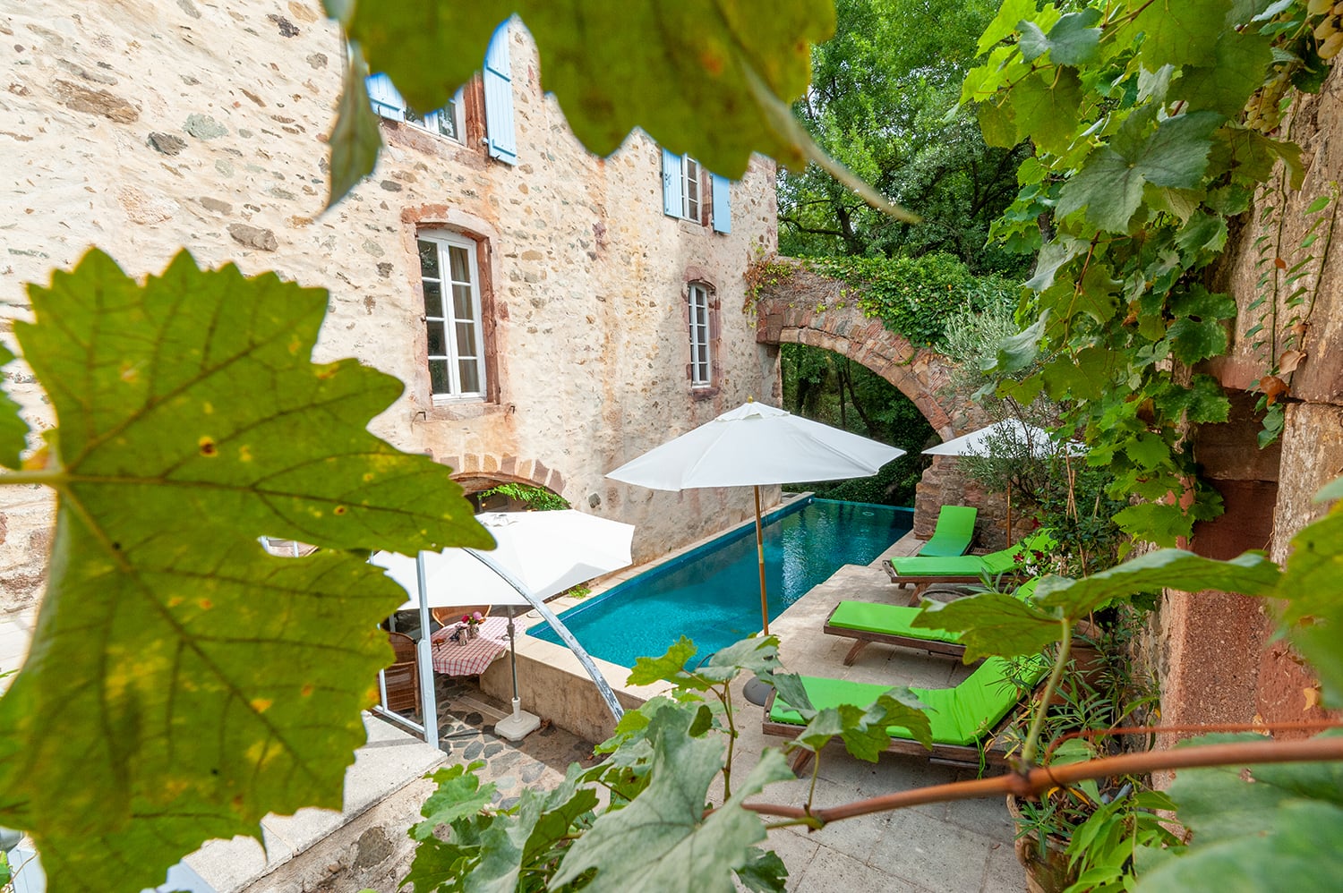 Piscine privée à débordement