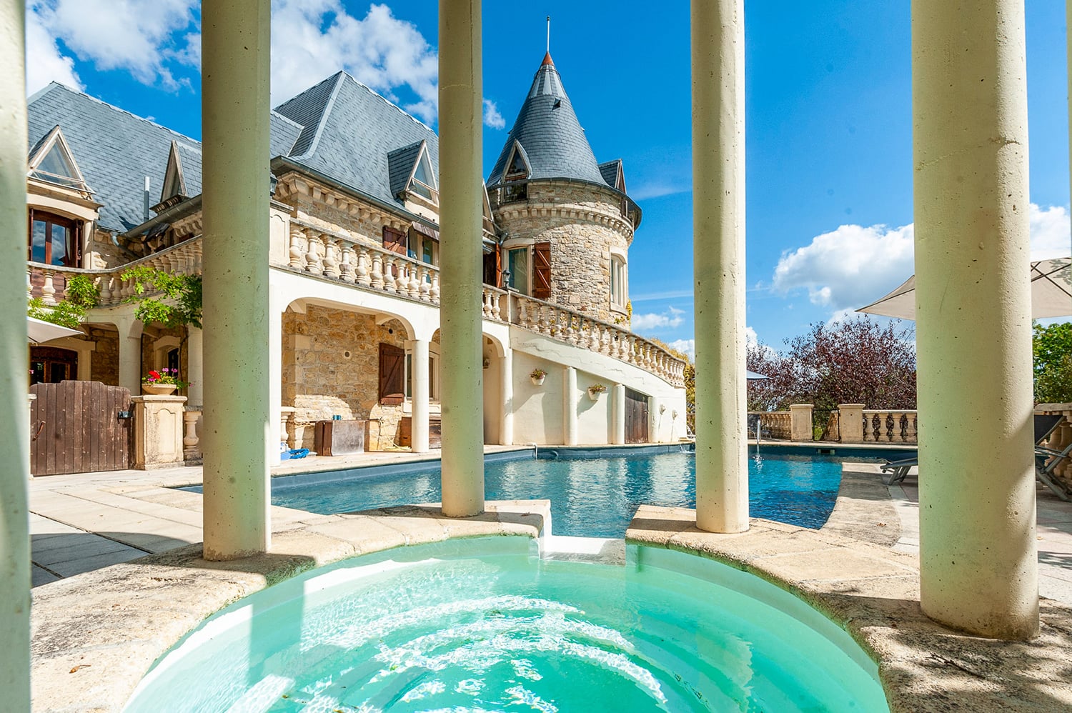 Château de vacances à Cambayrac avec piscine privée
