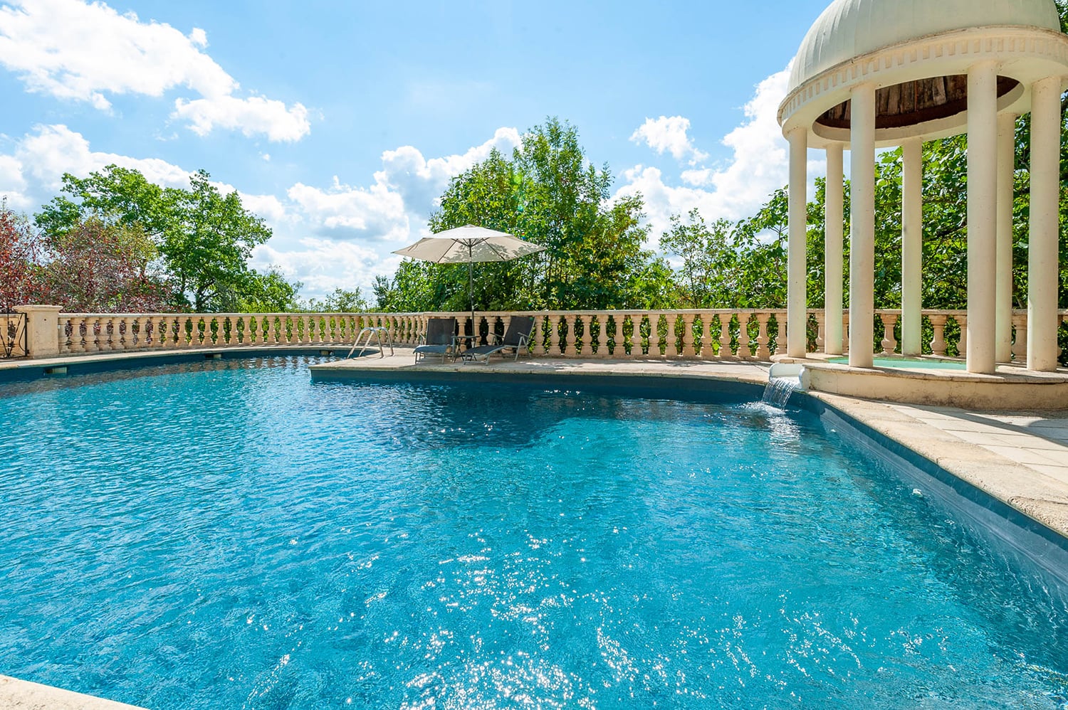 Private pool