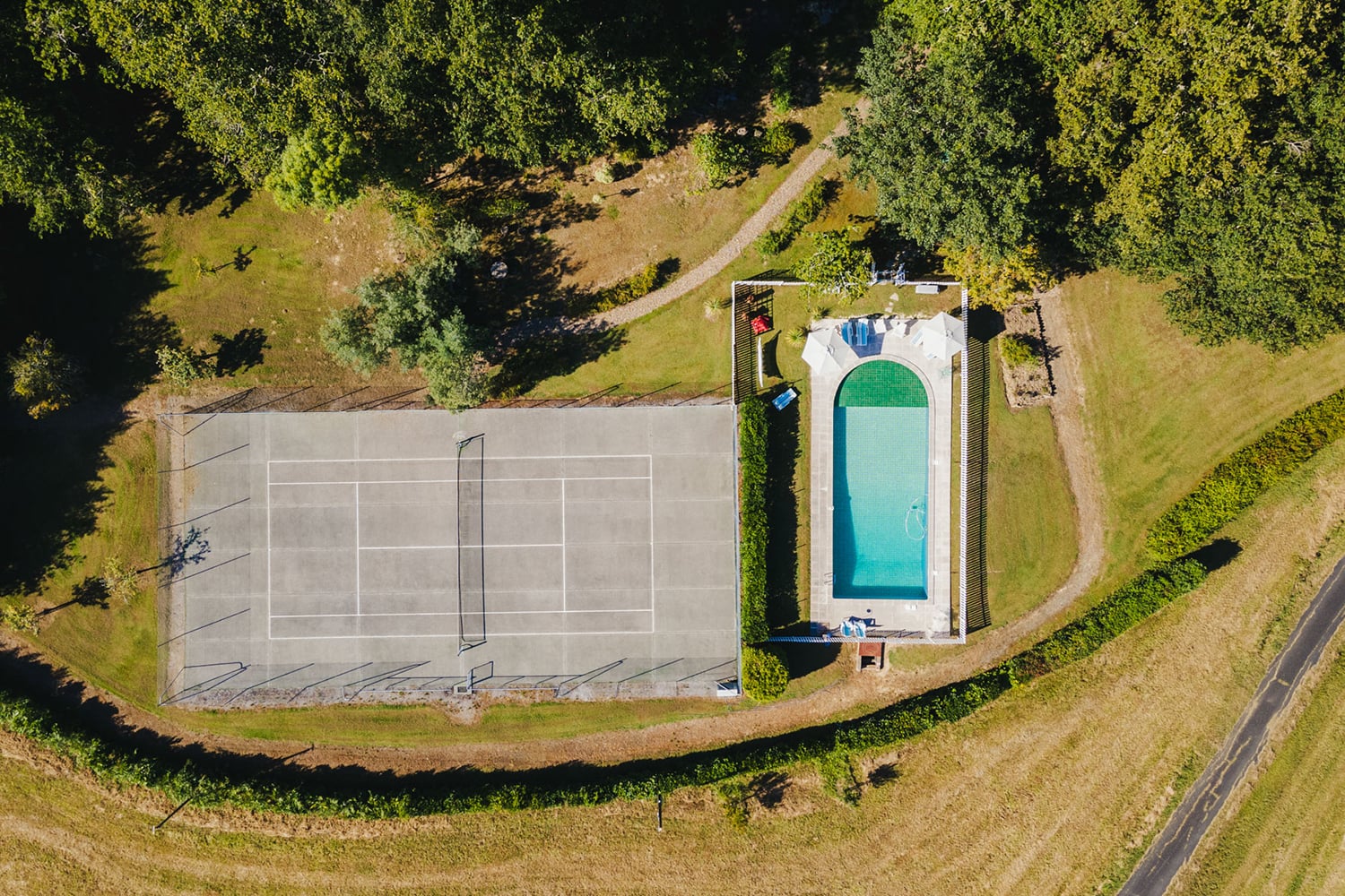 Court de tennis privé et piscine privée