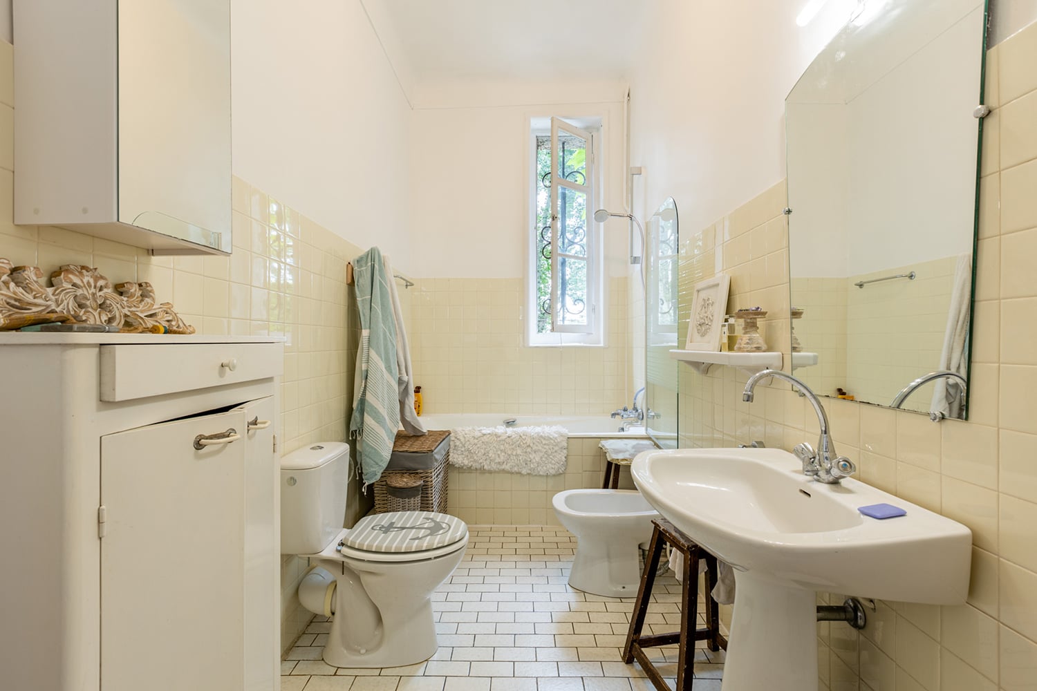 Salle de bain | Château de vacances en la côte basque