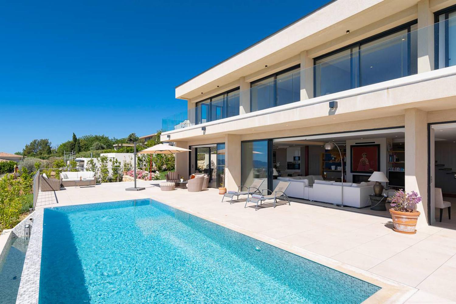 Villa de vacances en Provence avec piscine privée à débordement