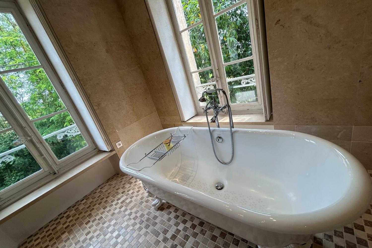 Salle de bain | Château de vacances en Burgundy