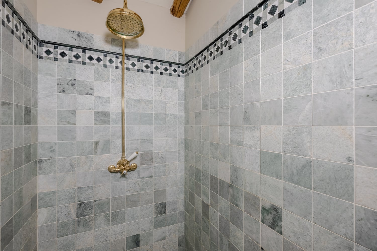 Salle de bain | Maison à louer à Duras