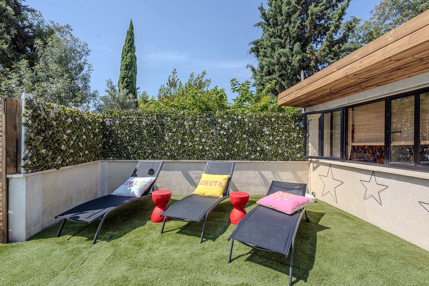 Terrasse de la piscine