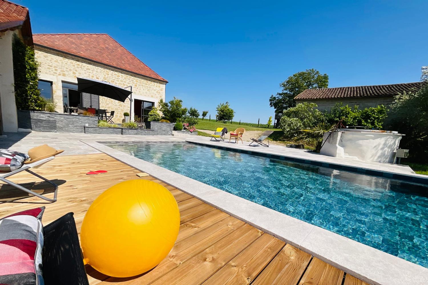 Maison de vacances dans le Lot-et-Garonne avec piscine privée chauffée