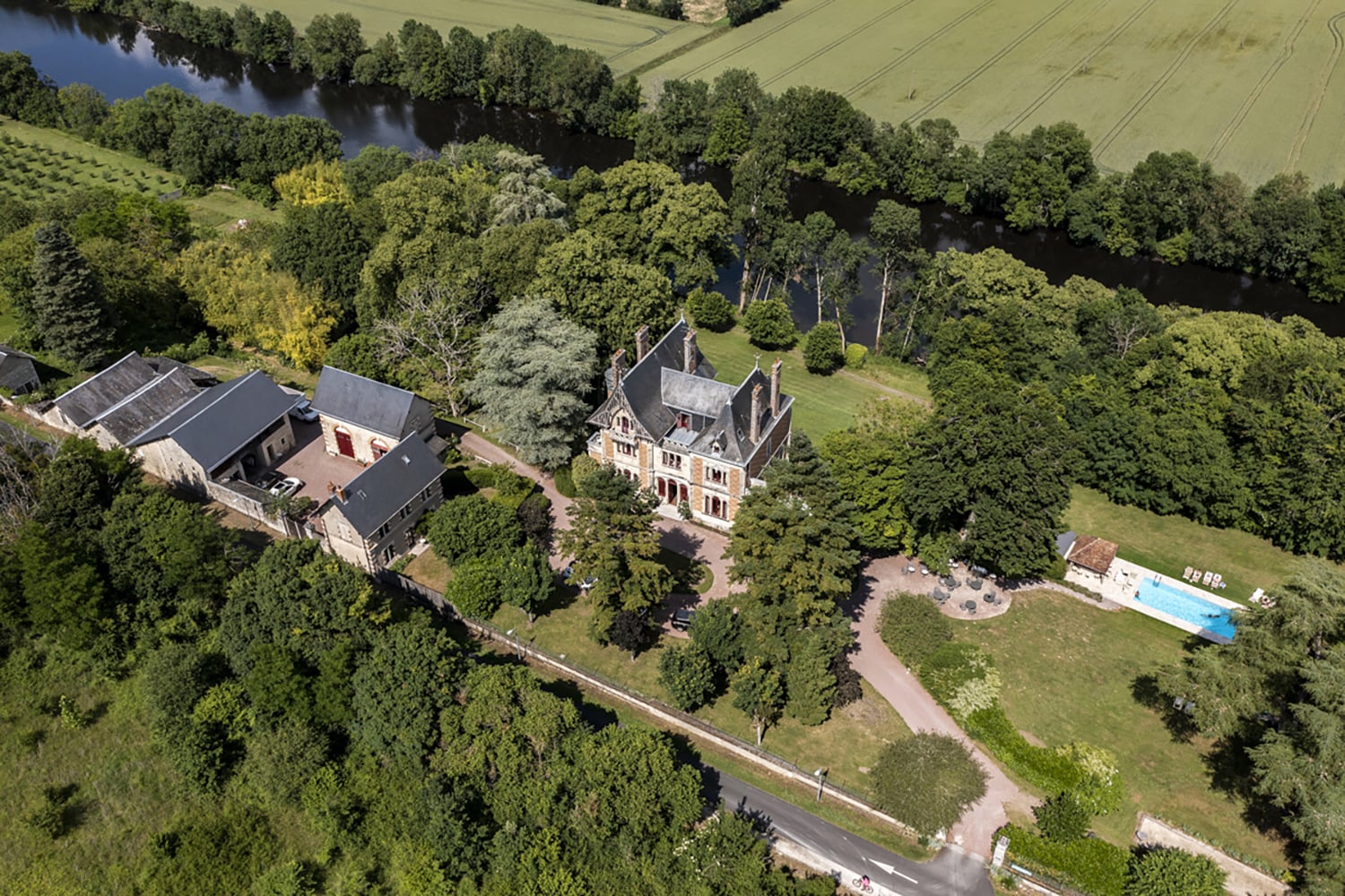 Château de vacances en Nouvelle-Aquitaine avec piscine privée chauffée