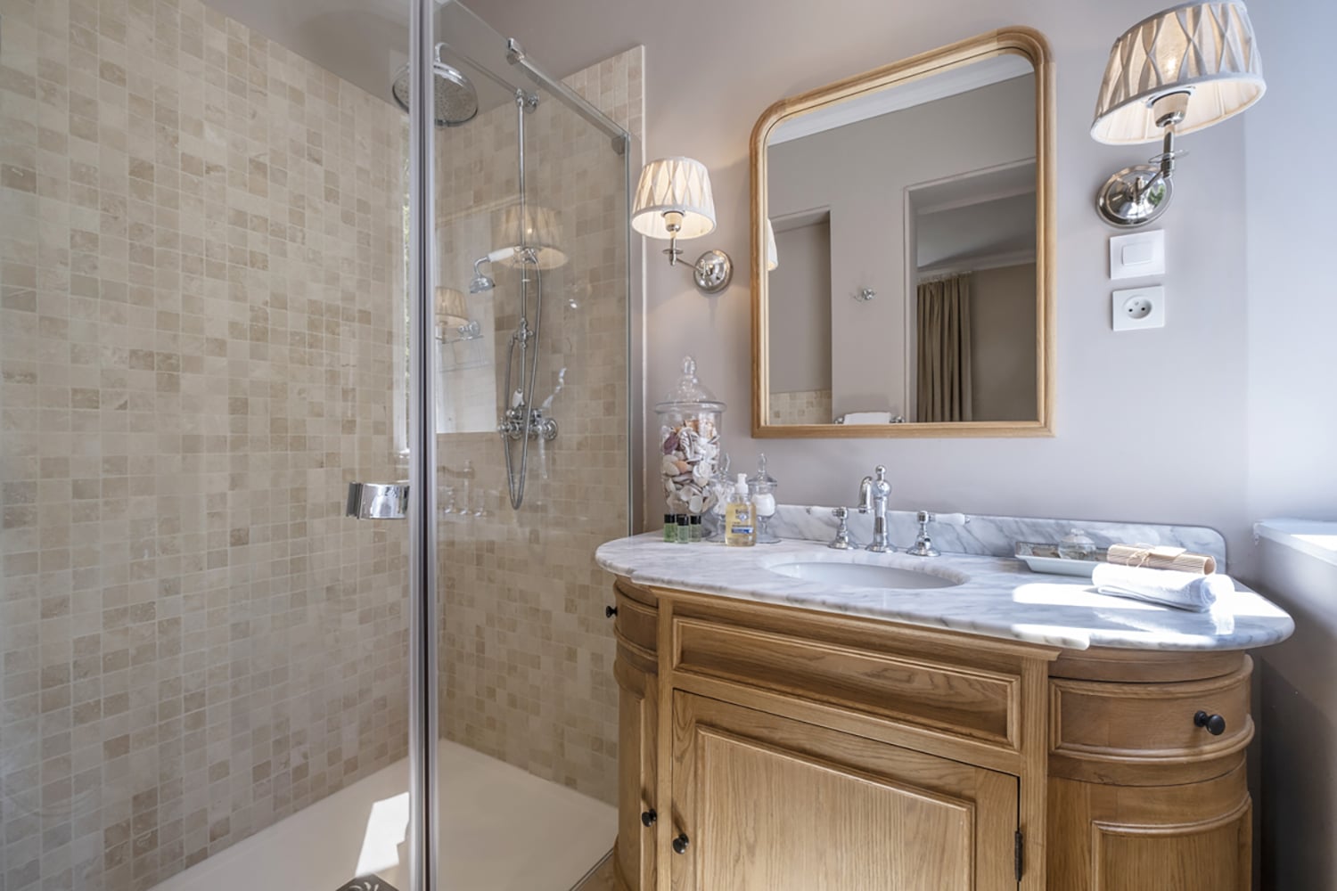 Salle de bain | Holiday château in Nouvelle-Aquitaine
