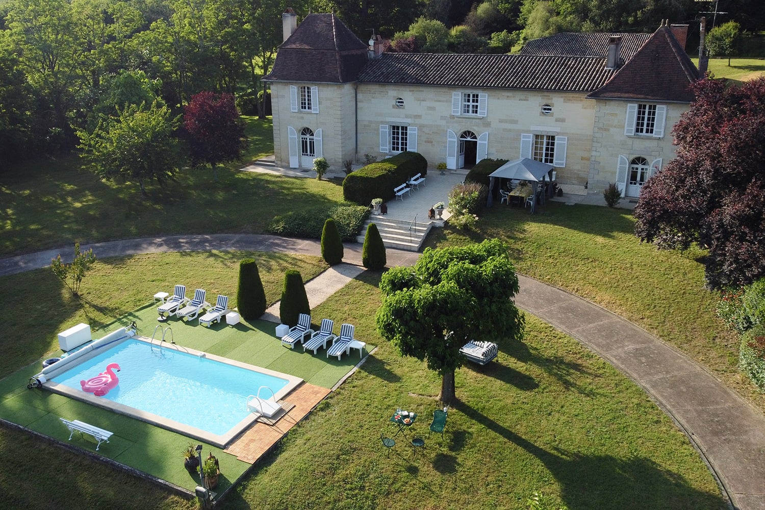 Château de vacances en Dordogne avec piscine privée chauffée