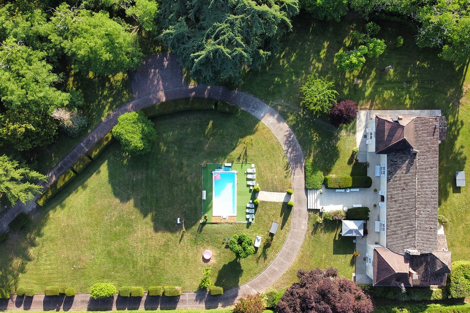 Château de vacances en Dordogne avec piscine privée chauffée