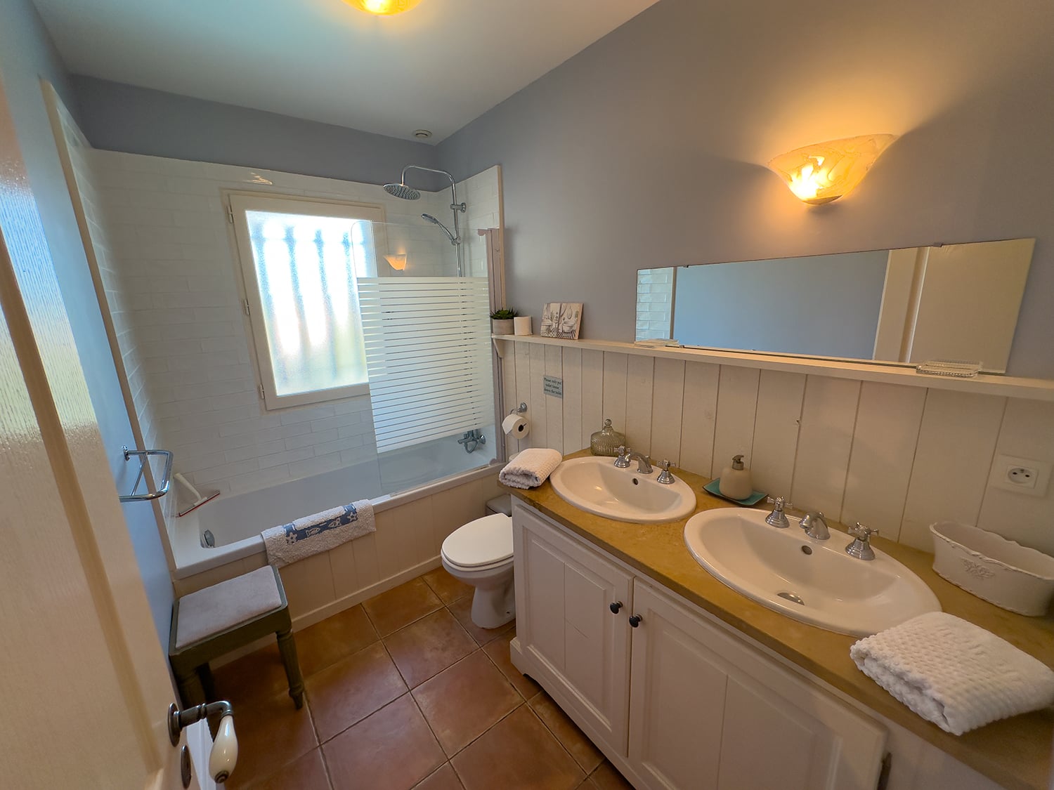 Salle de bain | Villa de vacances à Durban-Corbières