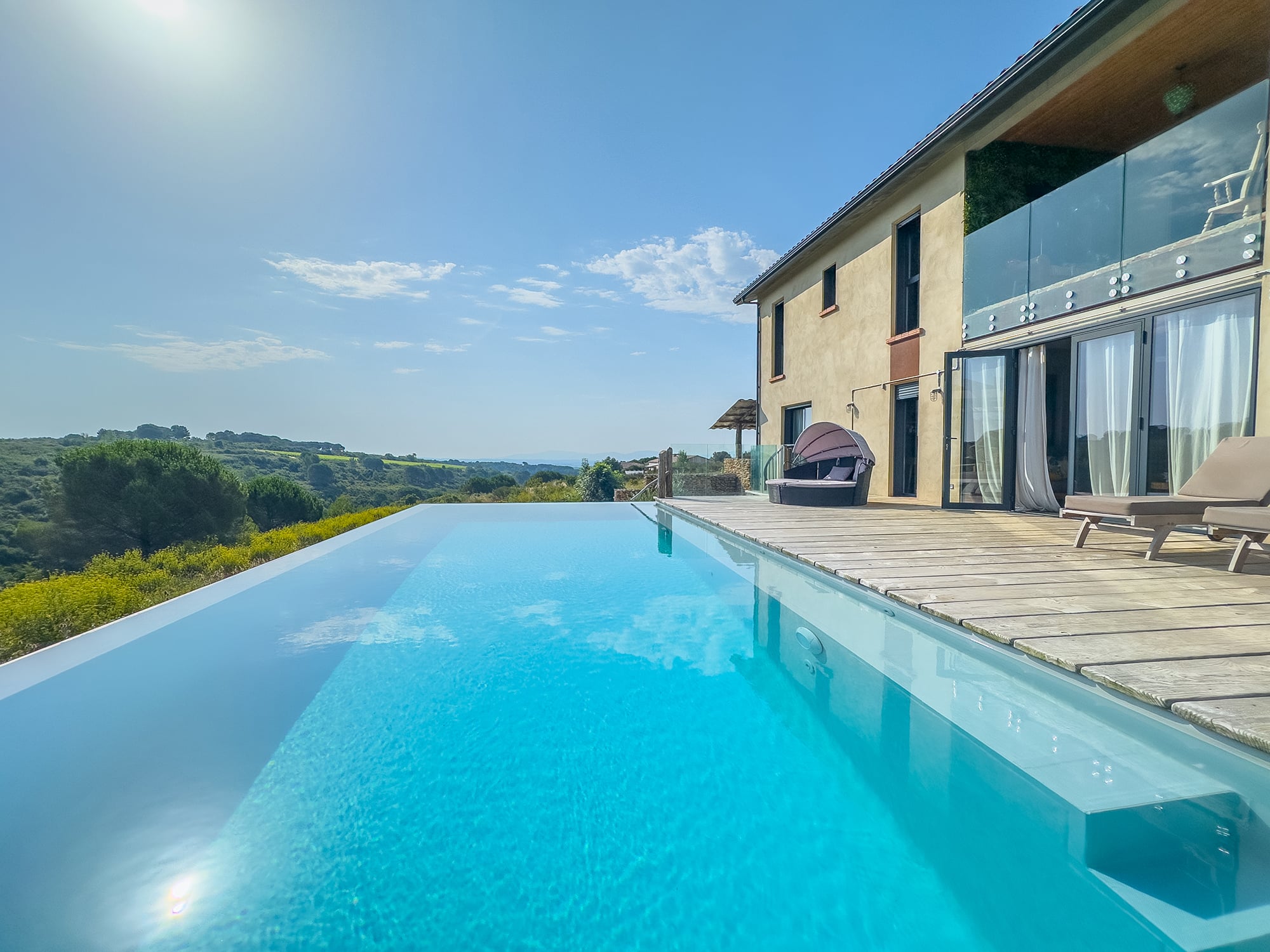 Villa de vacances en Aragon avec piscine privée chauffée à débordement