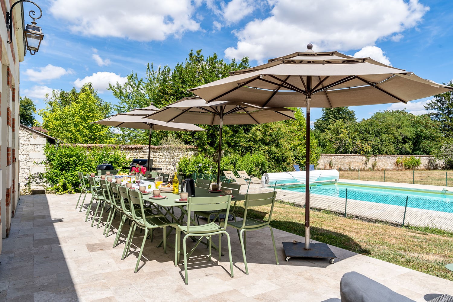 Terrasse de salle à manger | Château de vacances en Nouvelle-Aquitaine