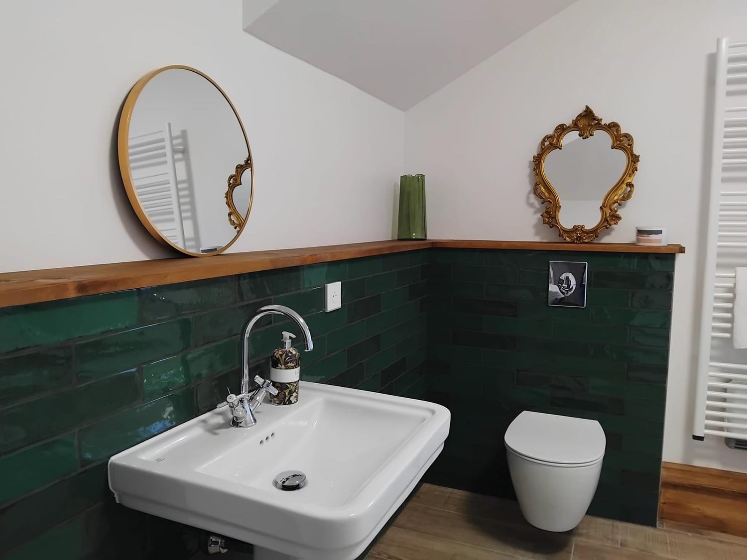 Salle de bain au 2ème étage | Château de vacances dans le Gers