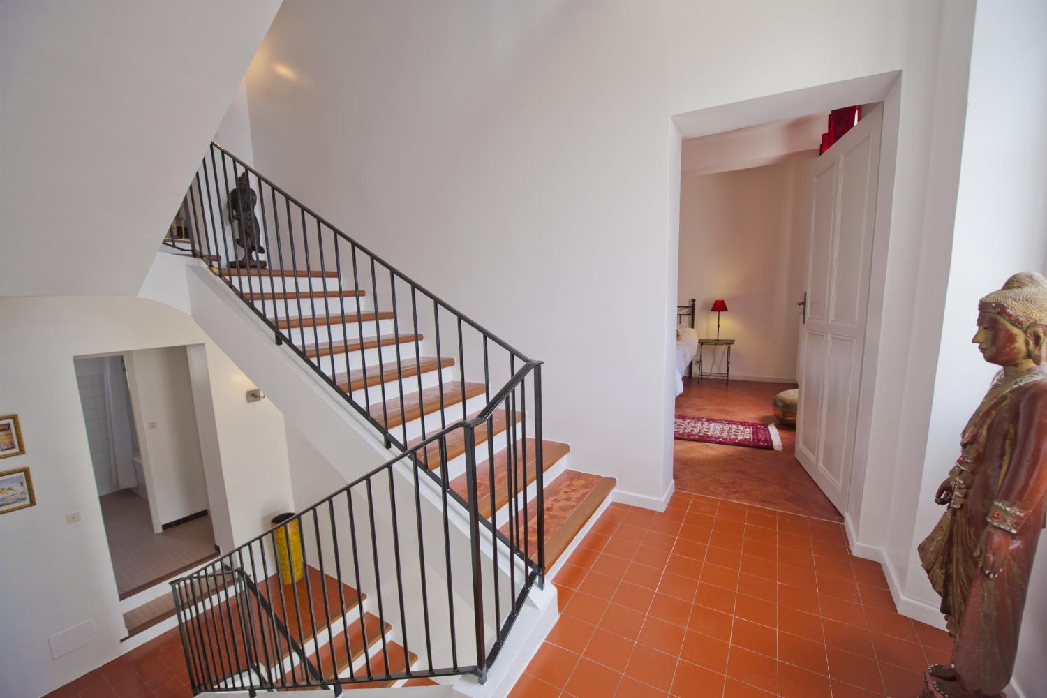 Escalier | Location maison en Provence