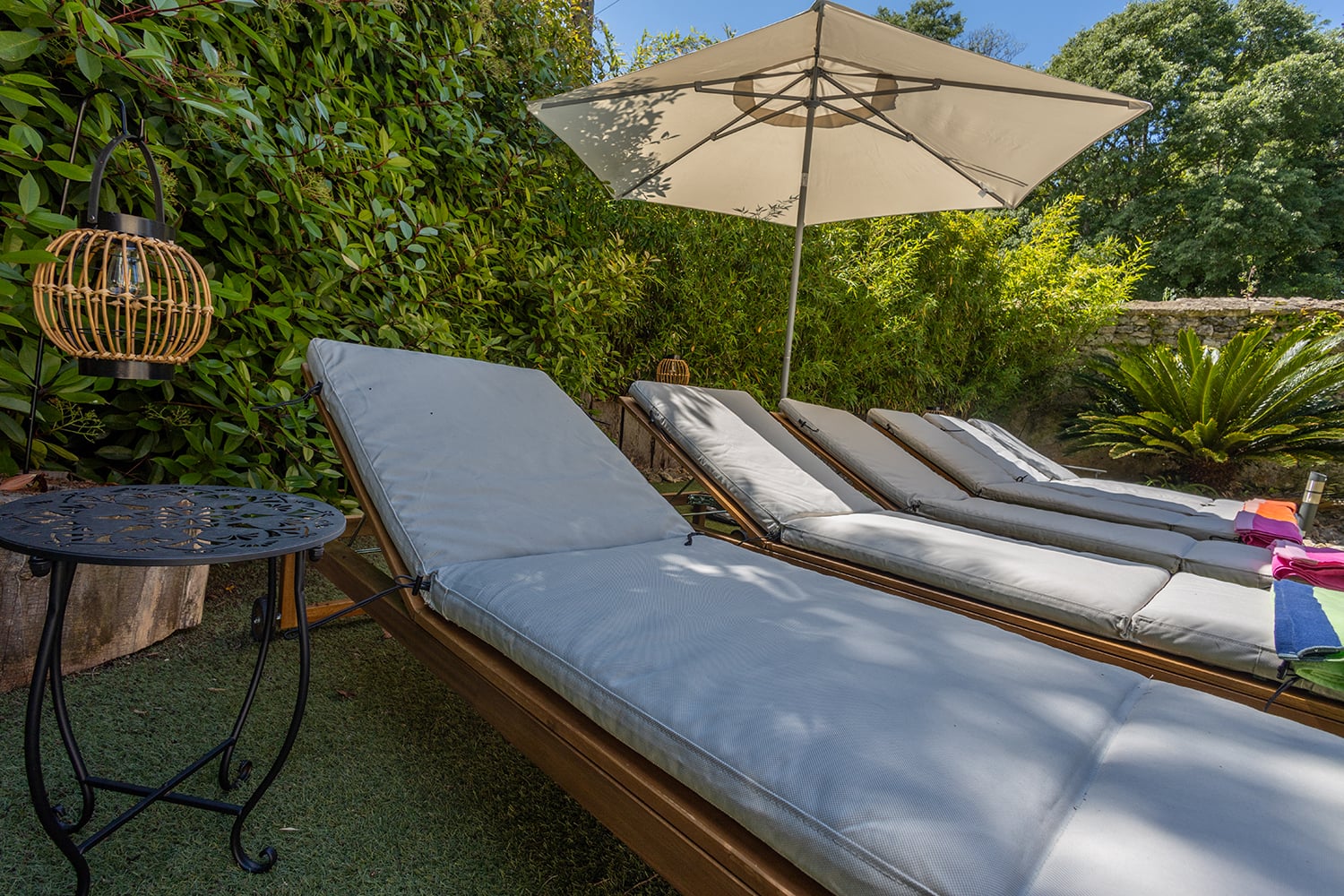 Chaises longues de piscine