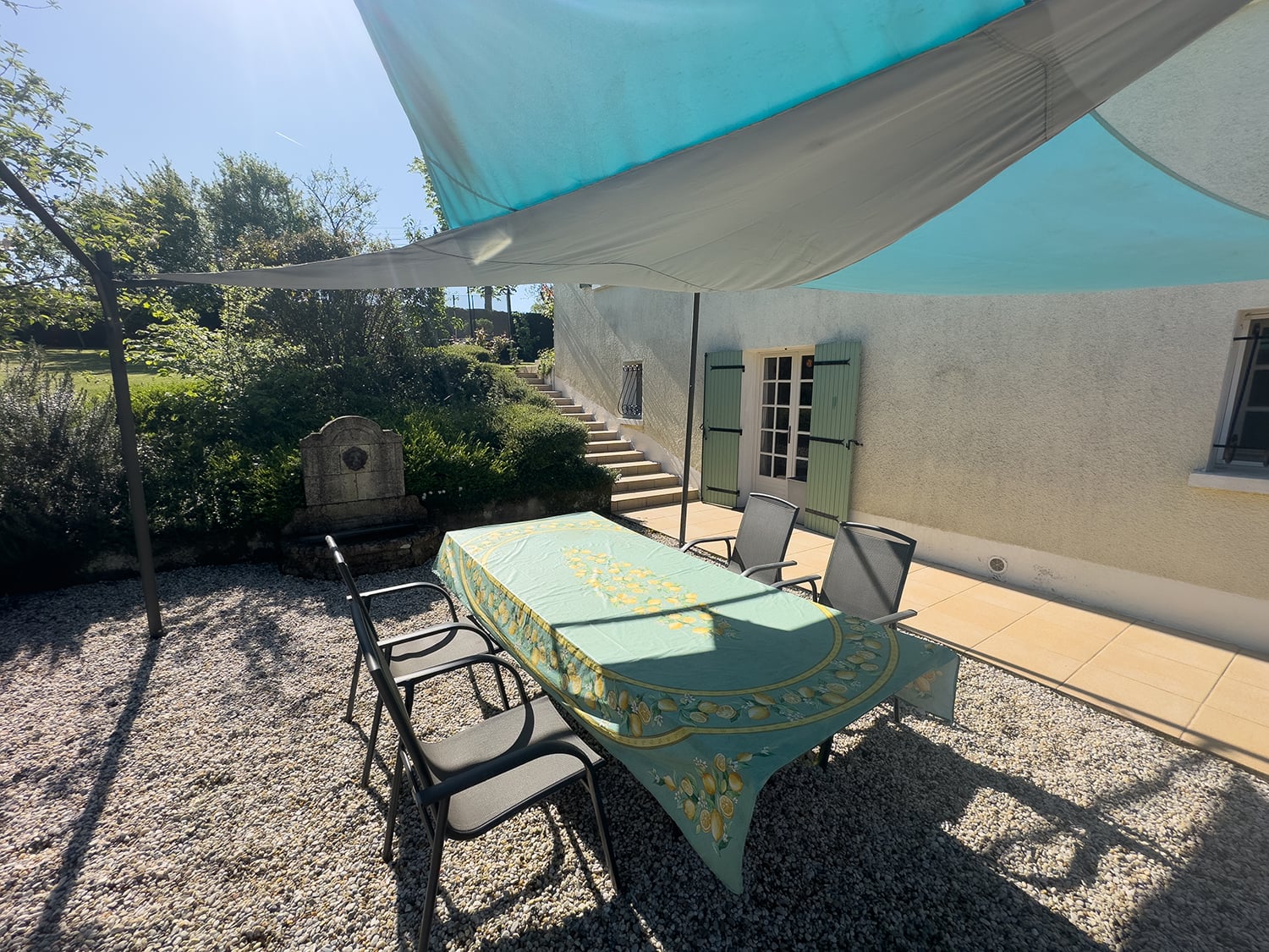 Terrasse pour les repas