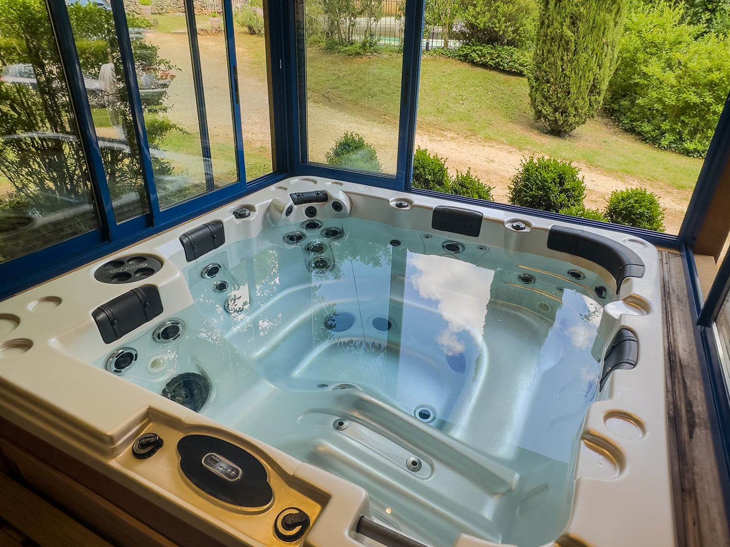 Jacuzzi