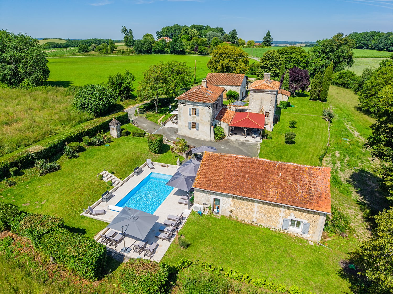 Maison de vacances en Dordogne avec piscine privée chauffée Maison de vacances en Dordogne avec piscine privée chauffée