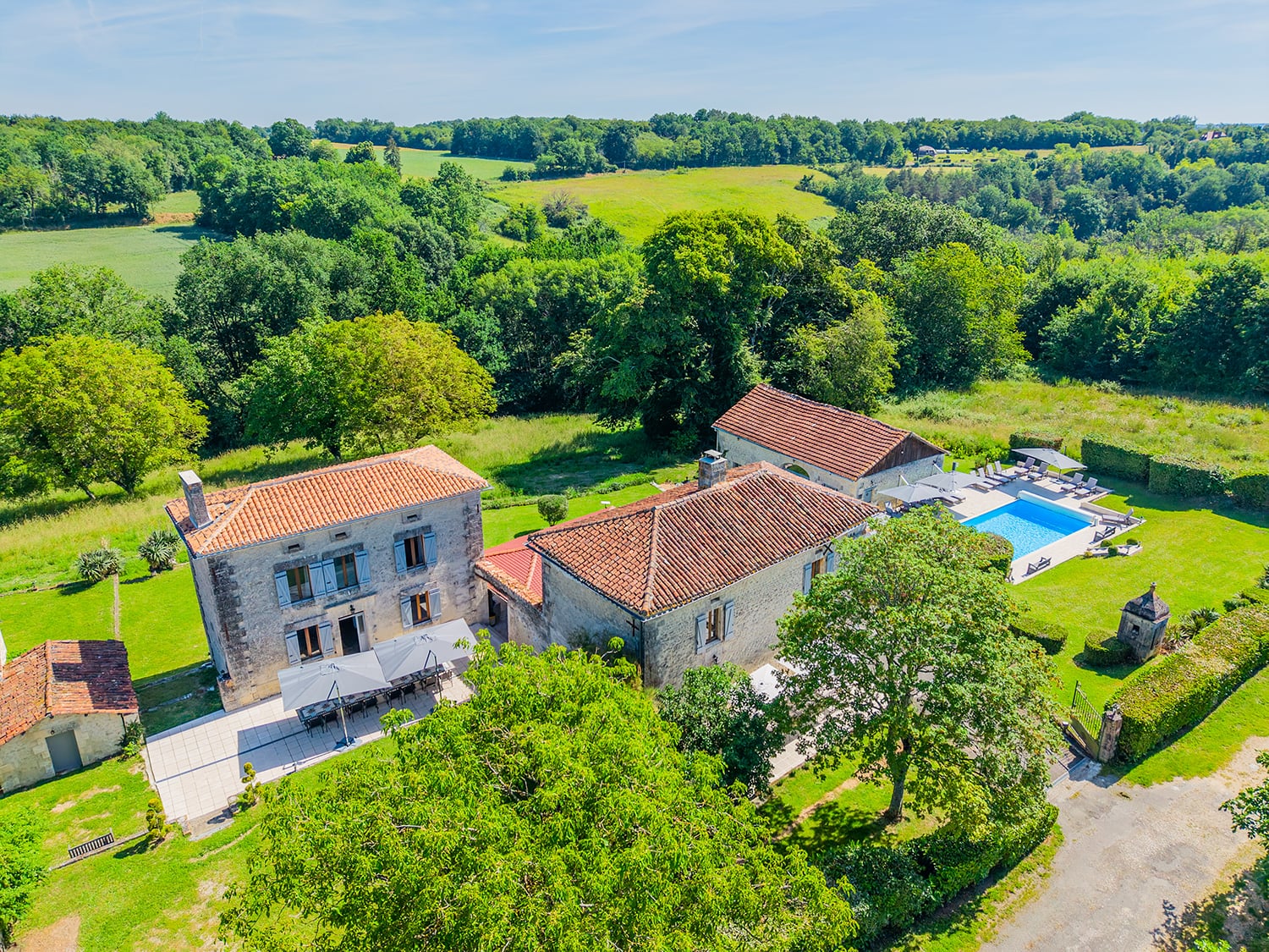Maison de vacances en Dordogne avec piscine privée chauffée Maison de vacances en Dordogne avec piscine privée chauffée