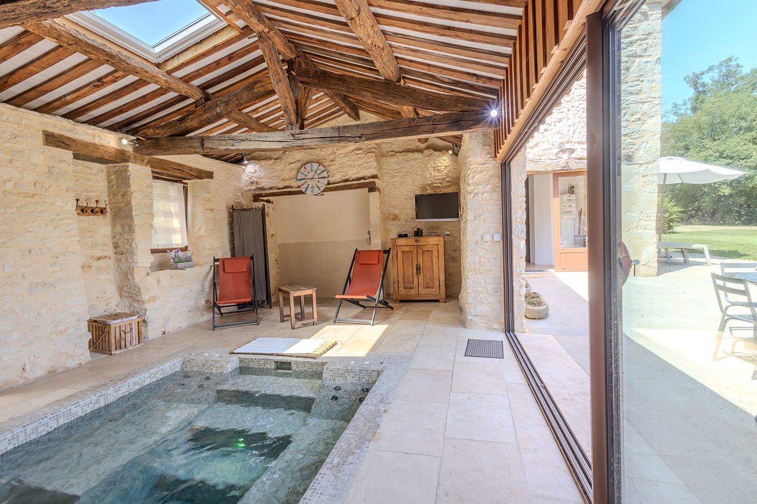 Piscine intérieure privée chauffée