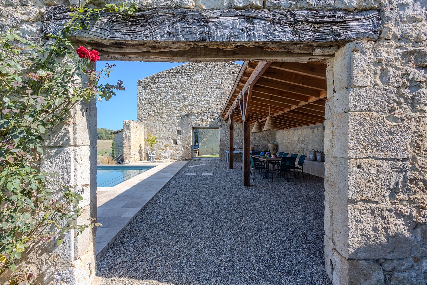 Terrasse de la piscine