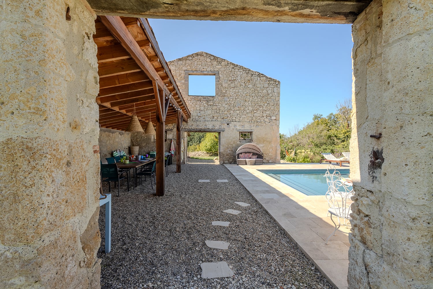 Terrasse de la piscine